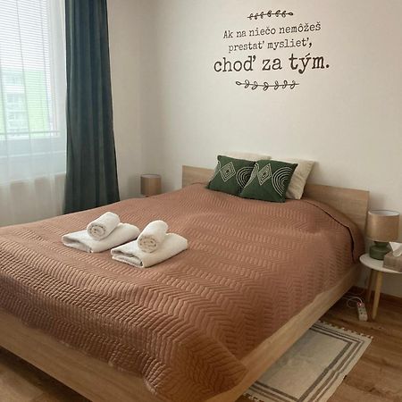 Apartman Nedaleko Centra Mesta Michalovce Eksteriør billede