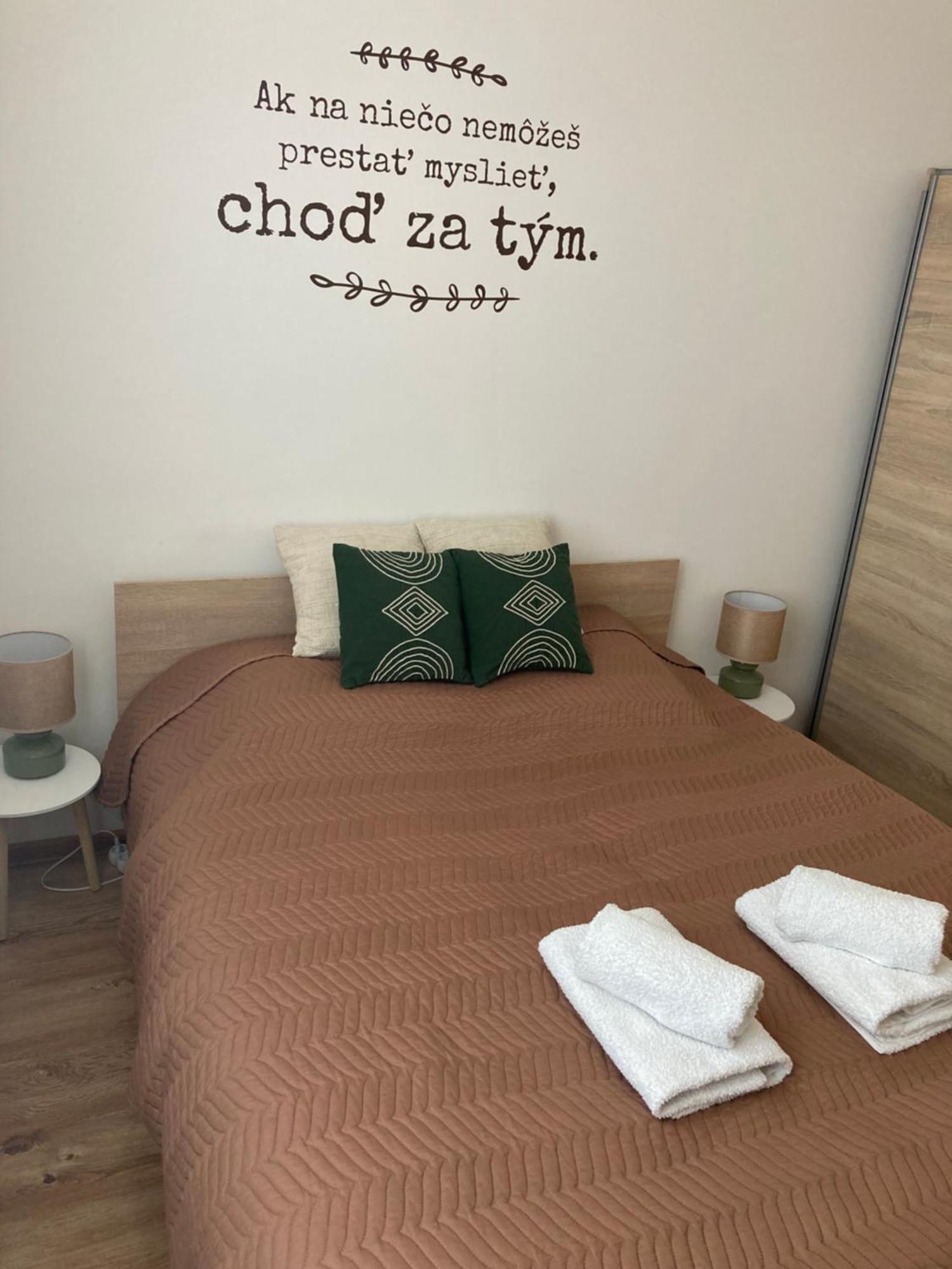 Apartman Nedaleko Centra Mesta Michalovce Eksteriør billede
